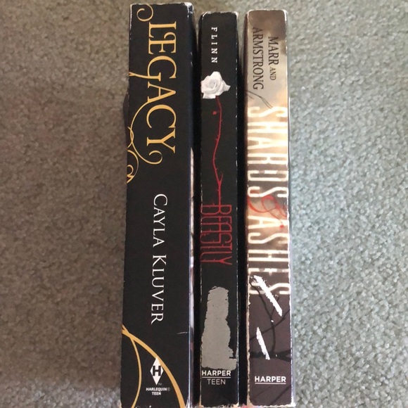 🌸 Book Bundle - Picture 8 of 8